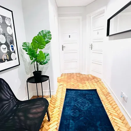 The Crespo House - No 2e - & *